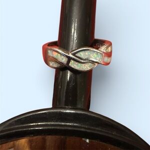 Sterling Silver ring with Opal inlay